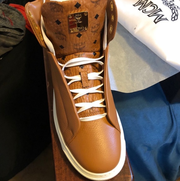 NEW! Men's MCM Sneakers Size 8 w/Box & Dustbag - Picture 4 of 5